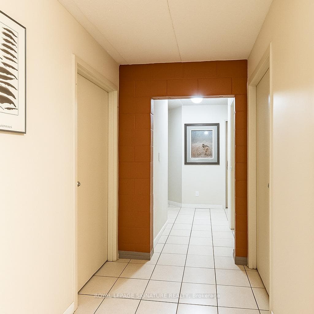 261 Lester Street Unit 301 photo 14