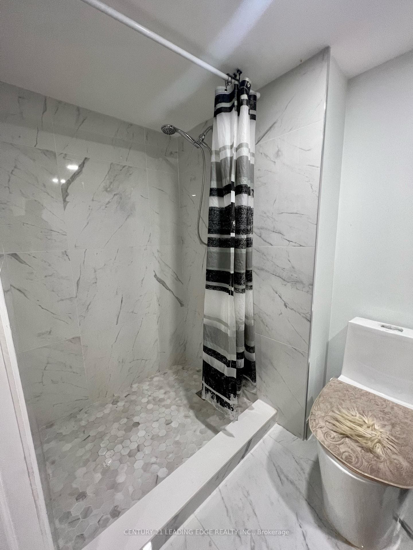 194 Mactier Drive photo 8