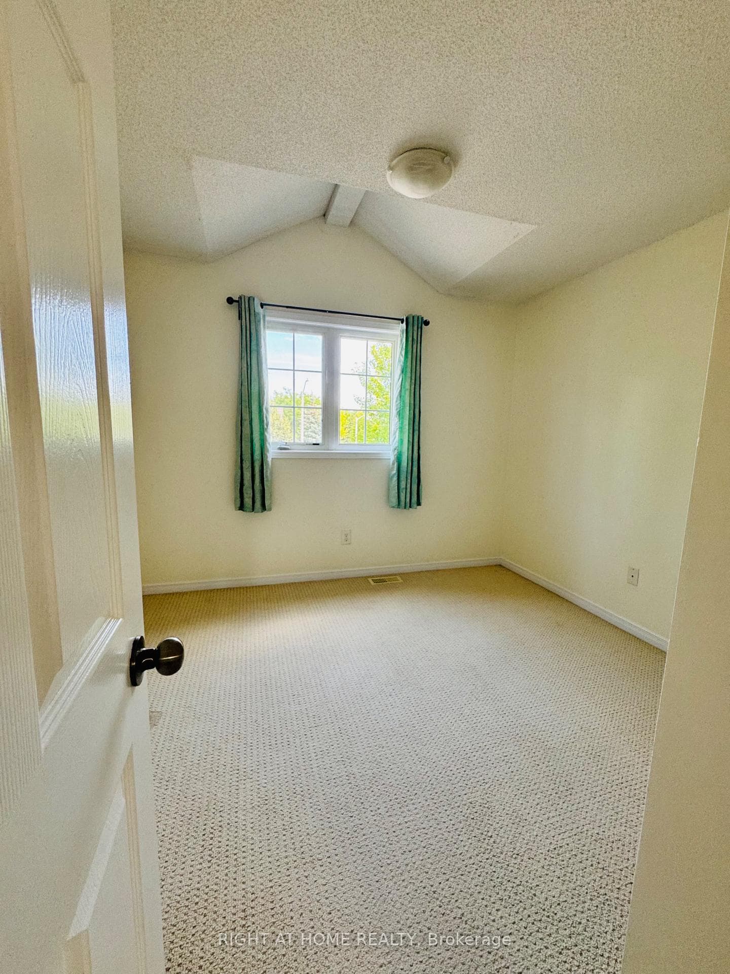 1069 Marconi Avenue photo 14