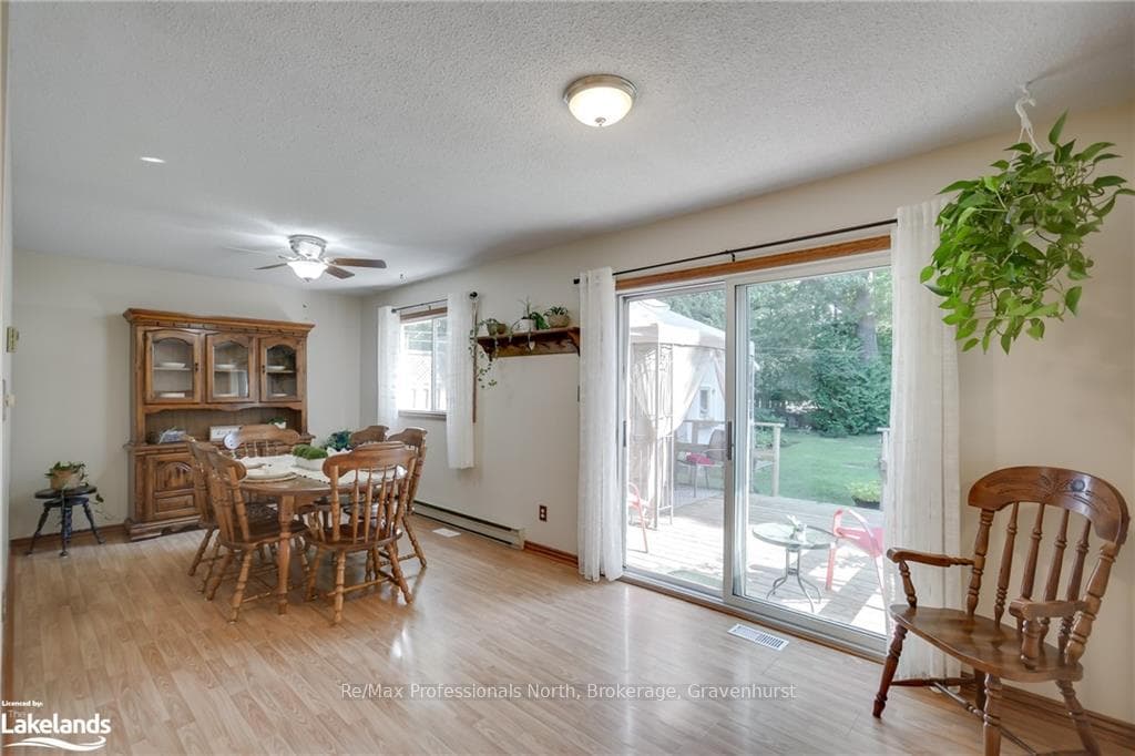 184 CRESCENT Drive photo 13