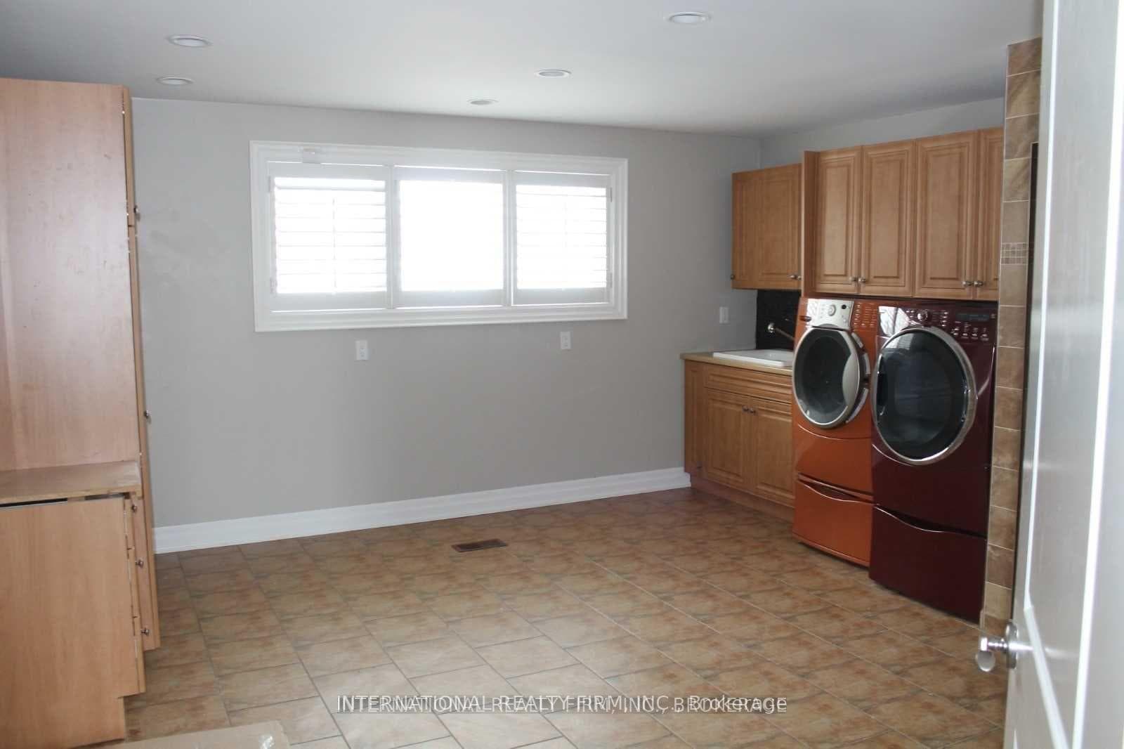 7901 Cochrane Street photo 15