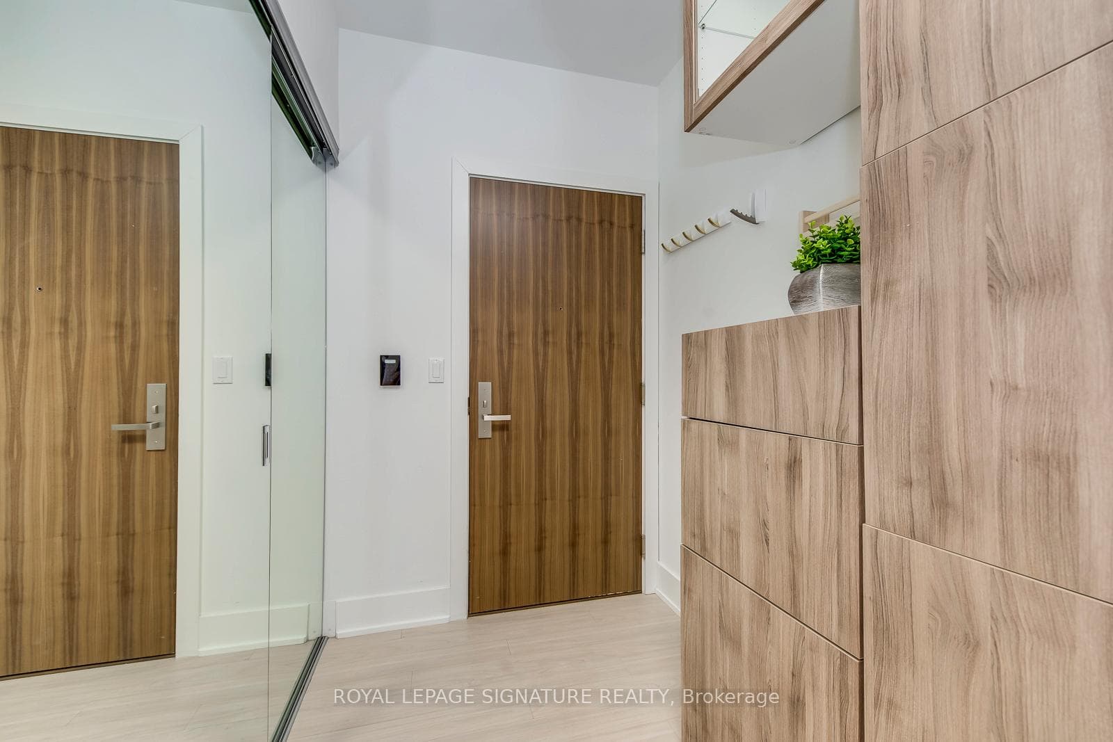200 Bloor Street Unit 401 photo 5