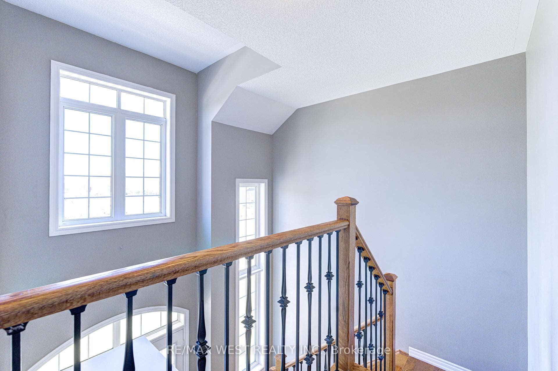 108 Decarolis Crescent photo 42