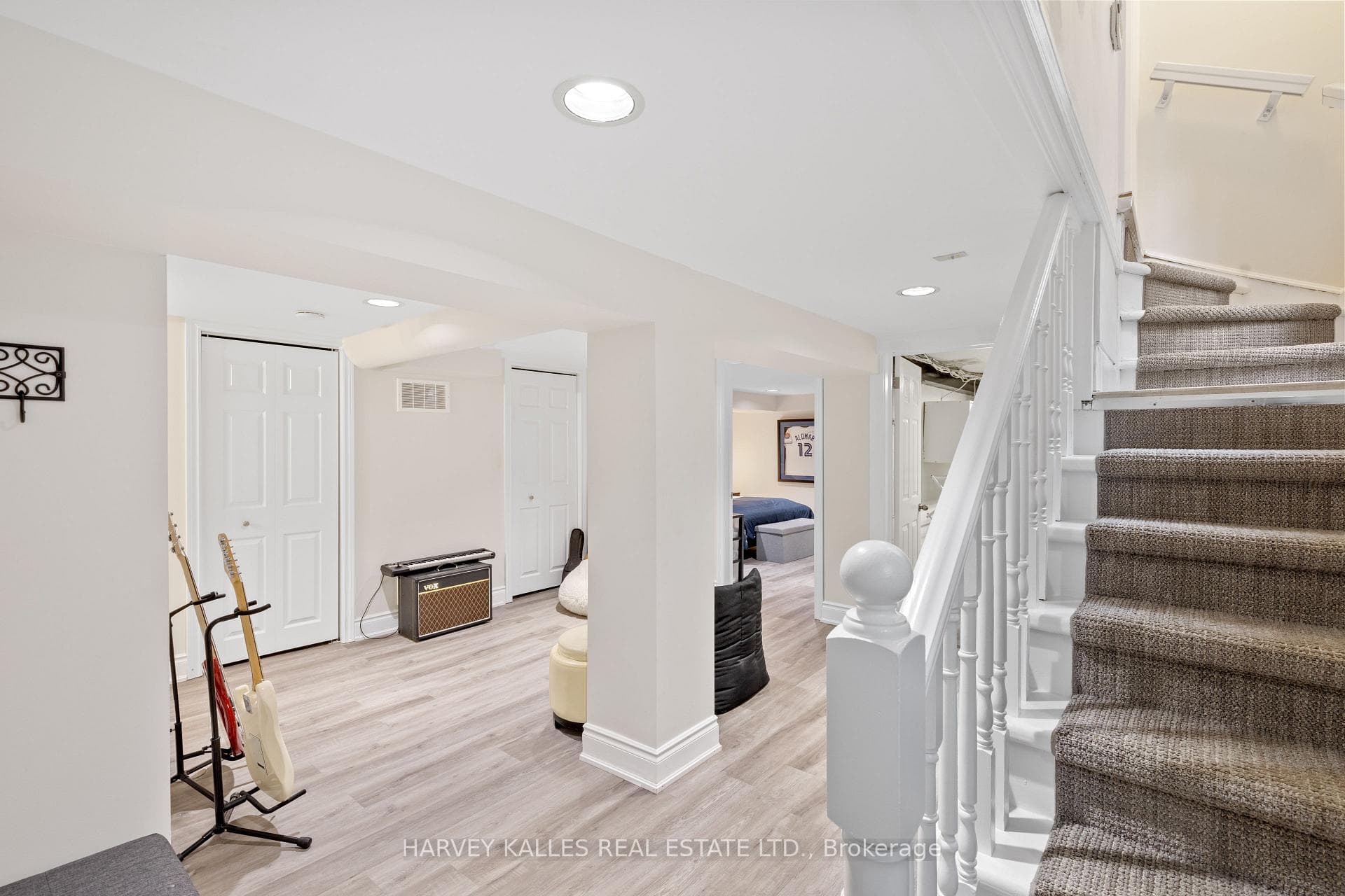 132 Hillhurst Boulevard photo 31