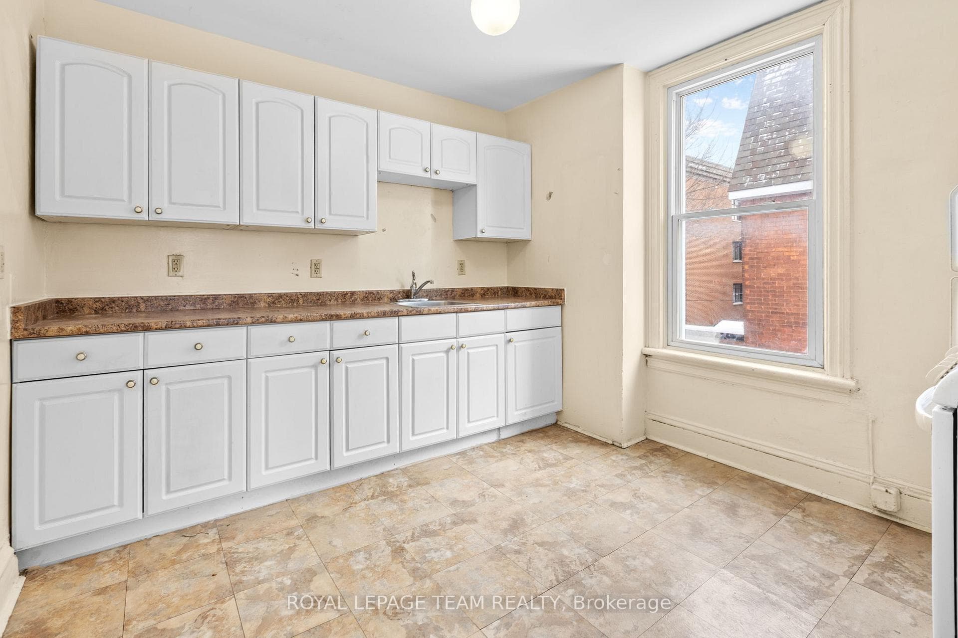 498 Gladstone Avenue photo 22