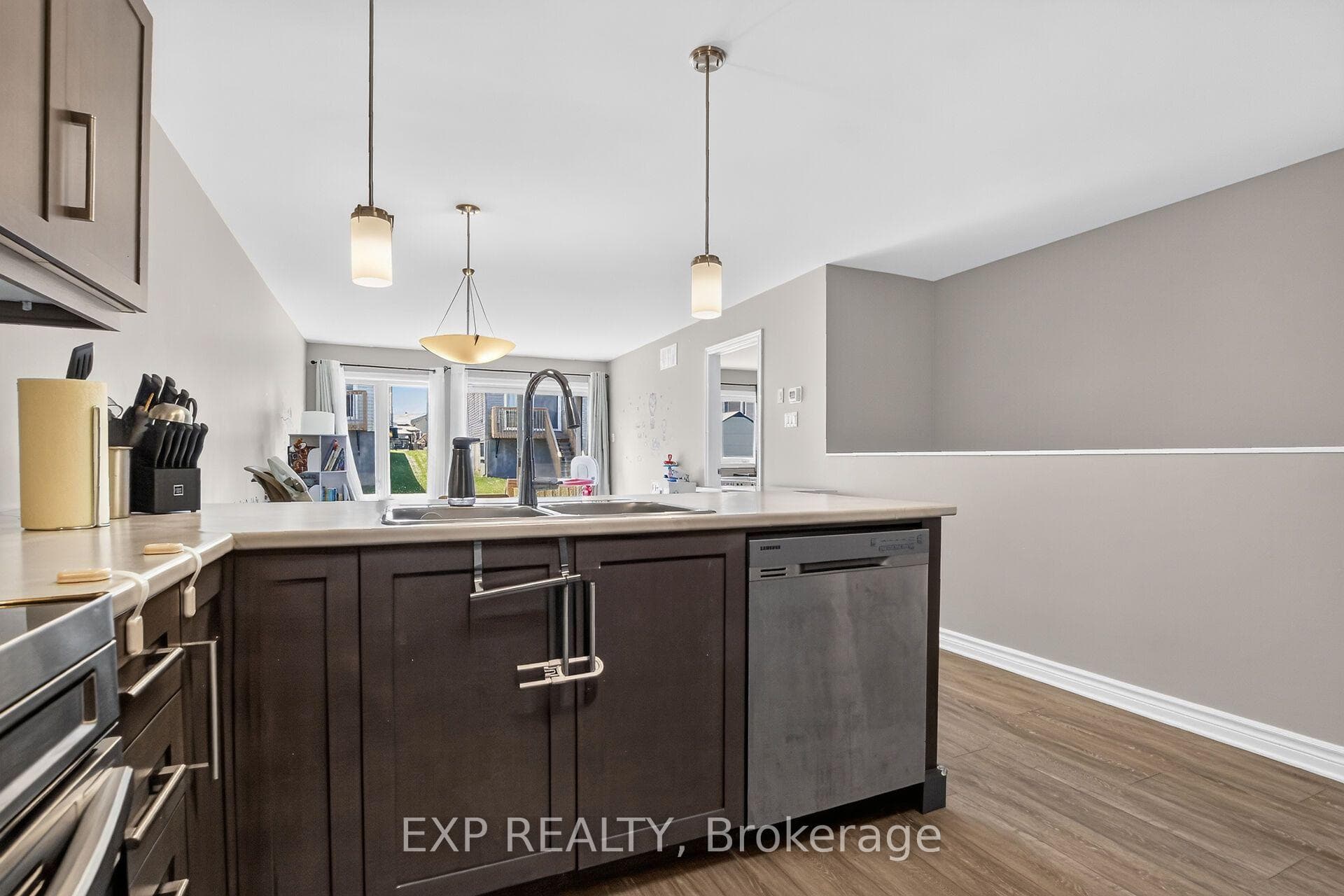 98 Seabert Drive photo 11
