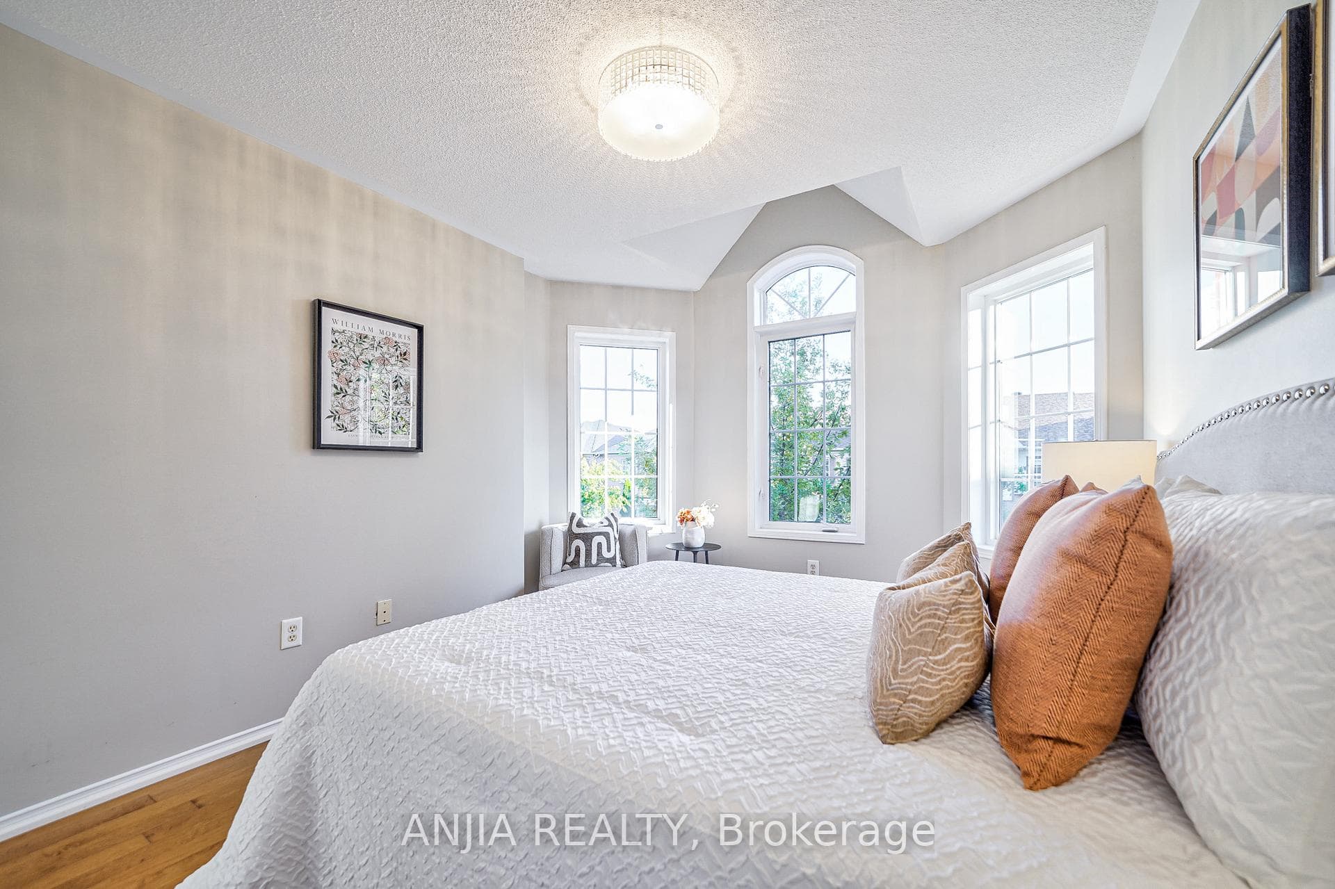 46 West Normandy Drive photo 27