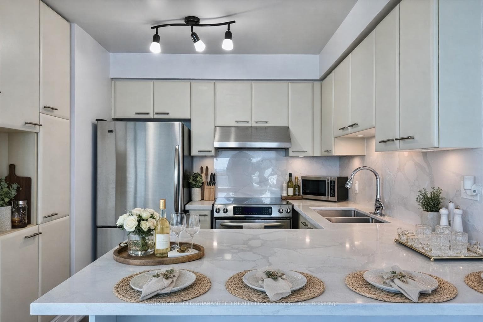 36 Lee Centre Drive Unit 3310 photo 9