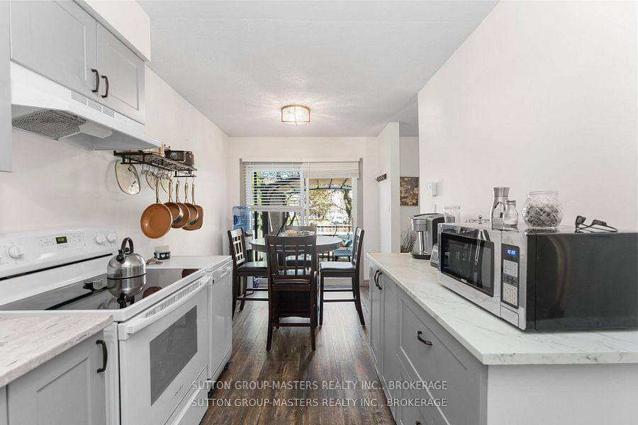 19 MacPherson Avenue Unit 28 photo 15