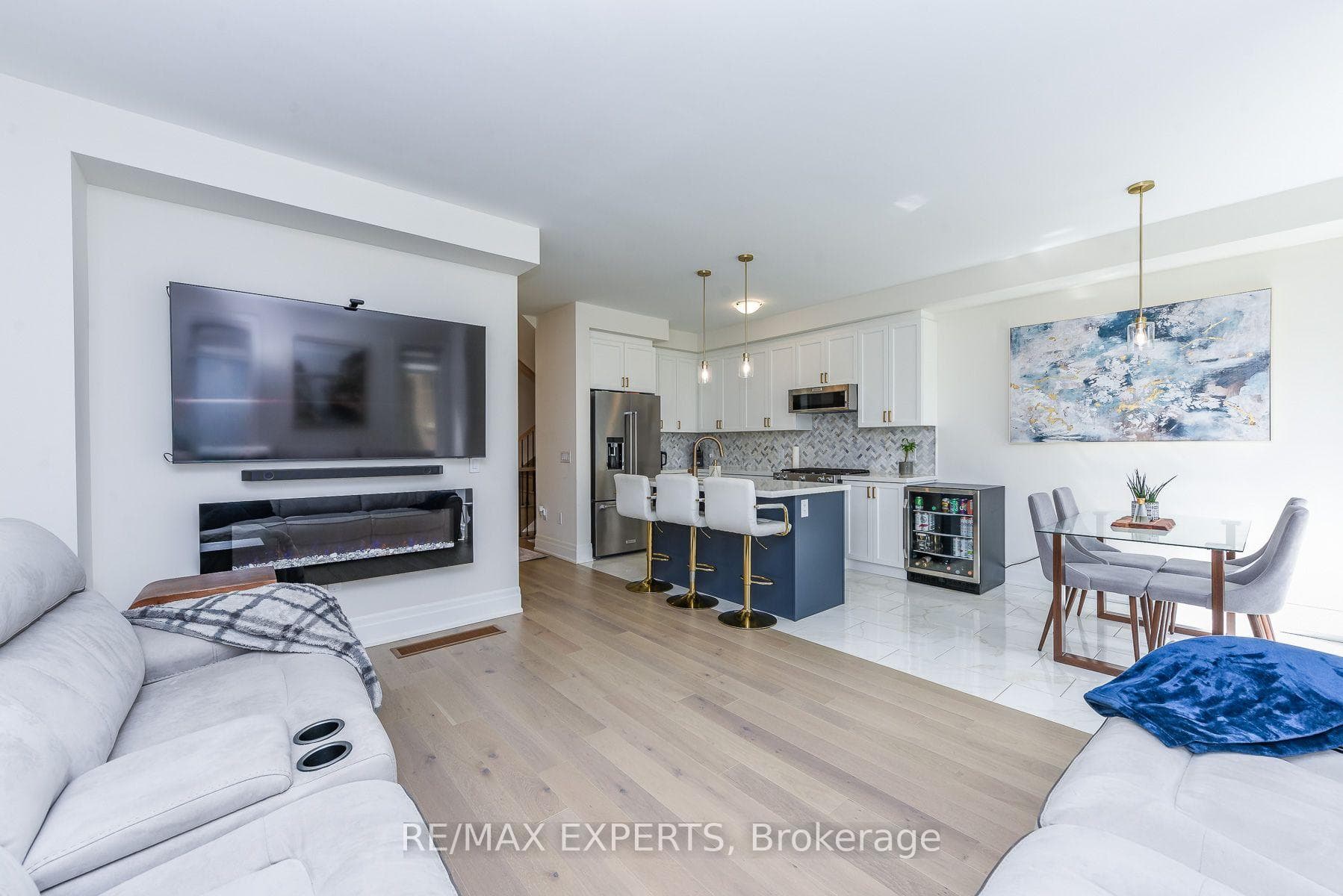 43 Grassbank Road photo 15