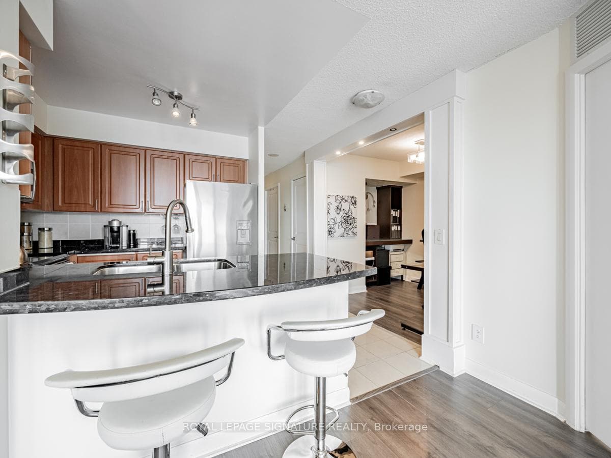 4978 Yonge Street Unit 3102 photo 4