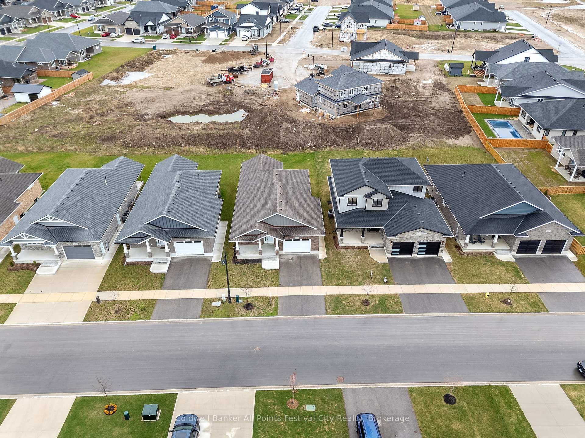 463 Warren Street photo 46