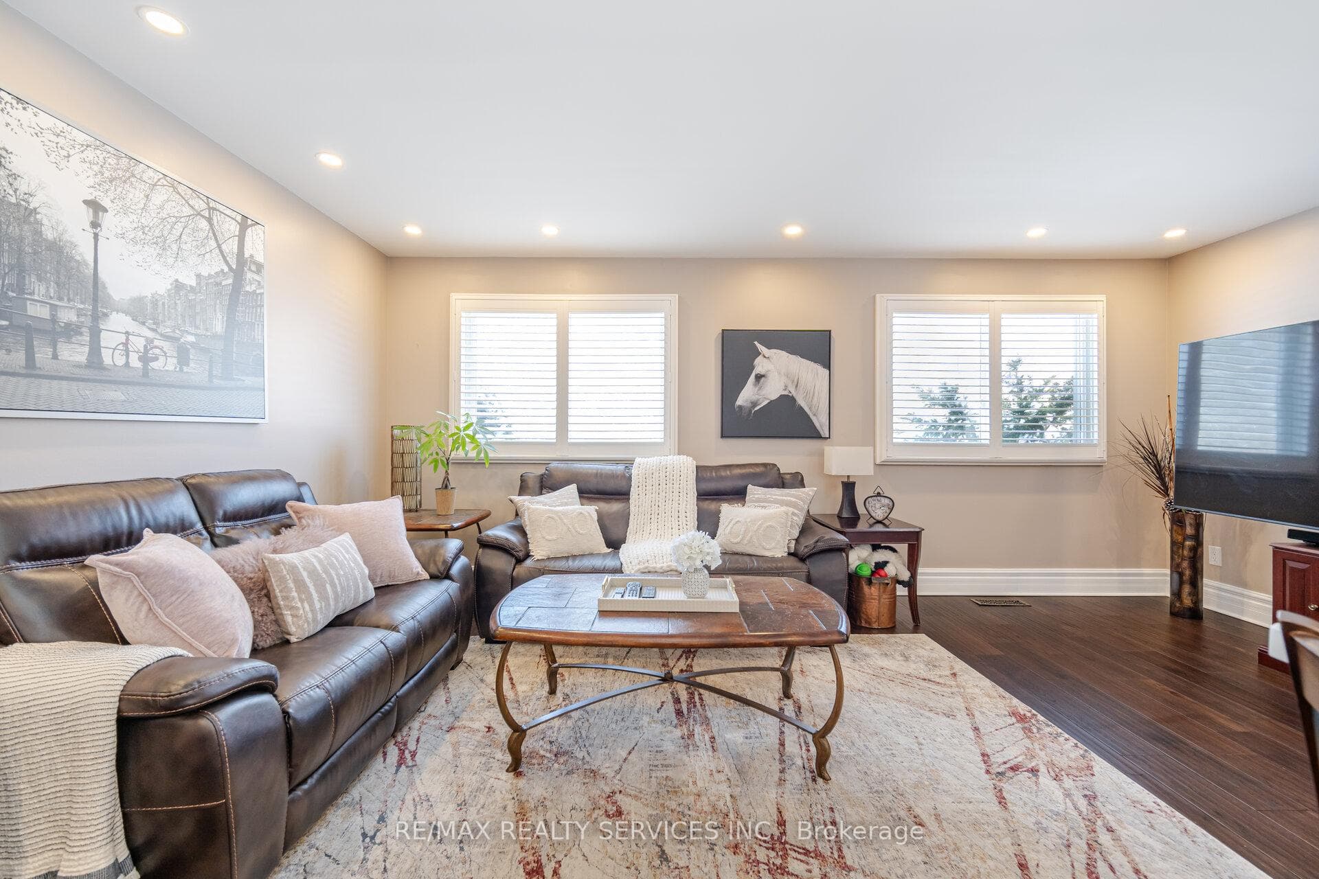 322 Kingsview Drive photo 14