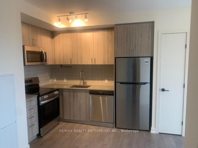 8020 Derry Road Unit 1503 photo 7