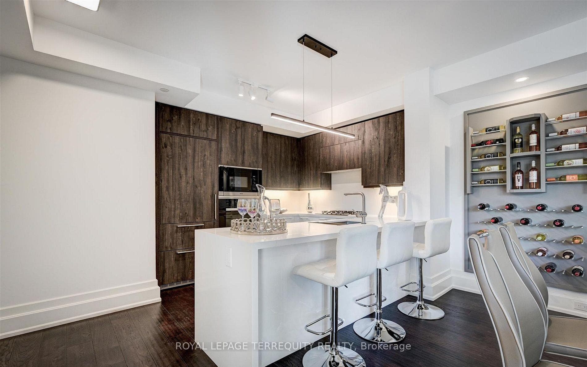 3 Southvale Drive Unit 401 photo 13