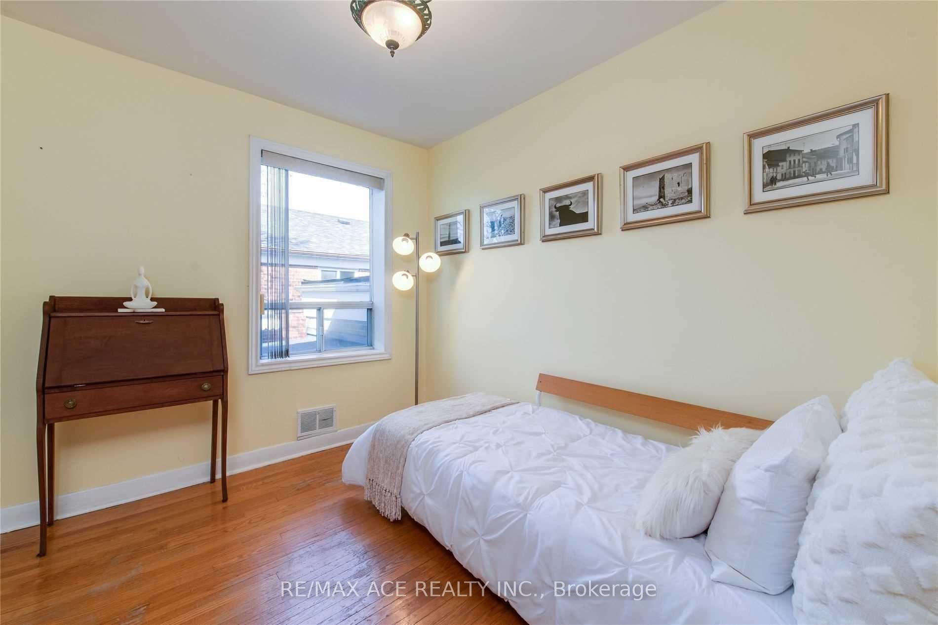 3715 St Clair Avenue photo 10