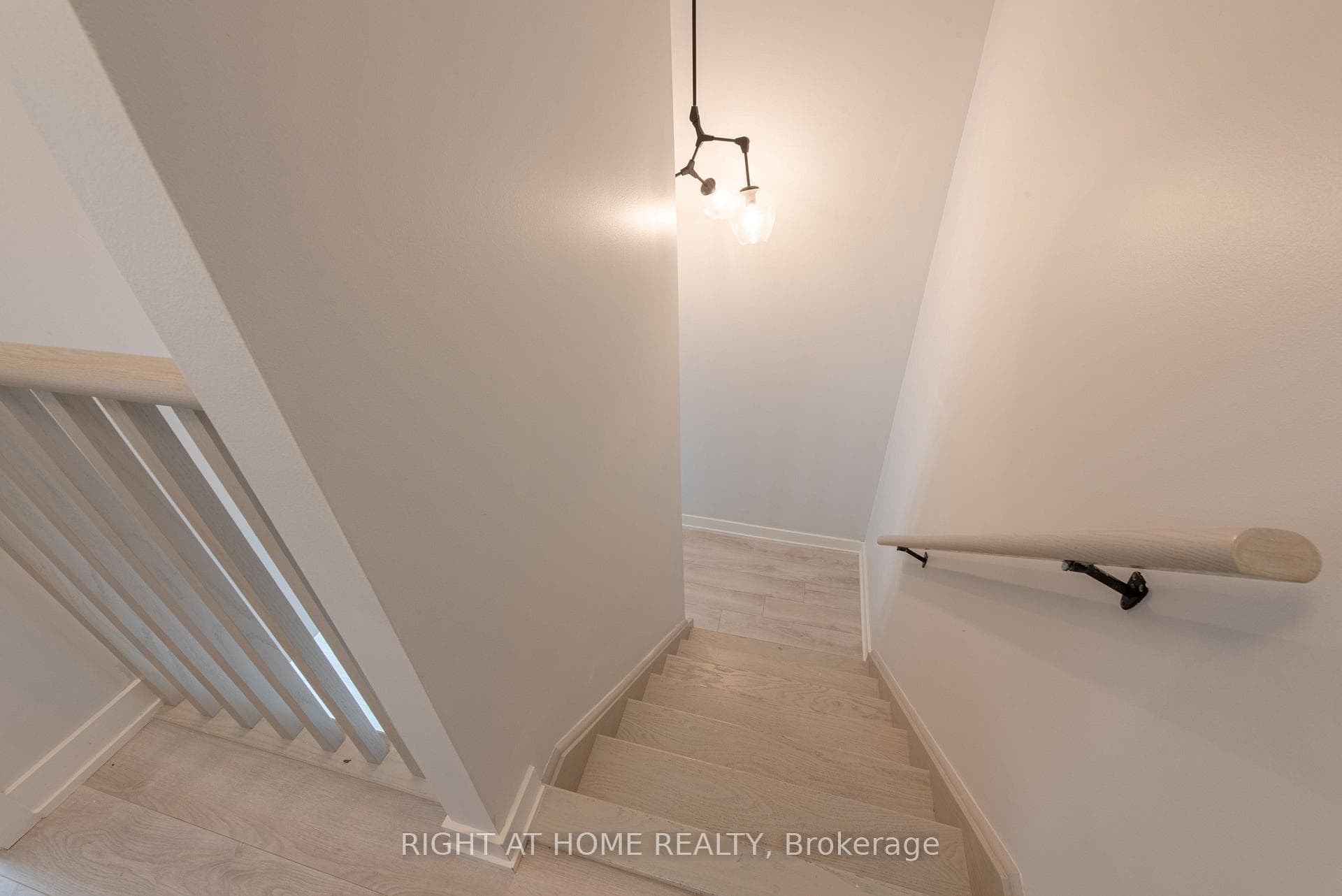 118 Varna Drive Unit 101 photo 16