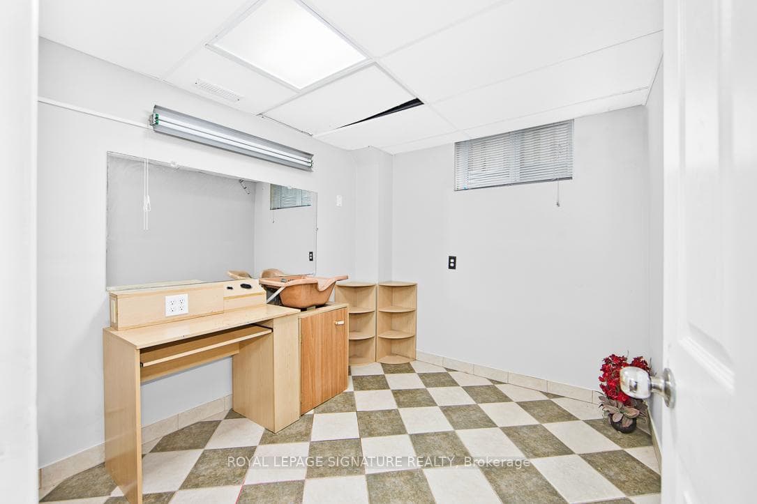 924 Windflower Place photo 41