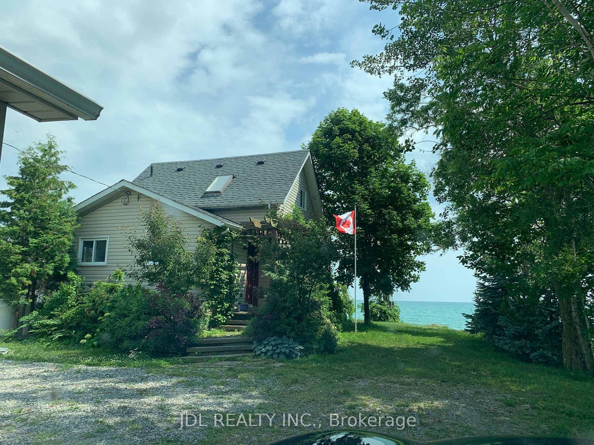 3188 Lakeshore Road photo 2