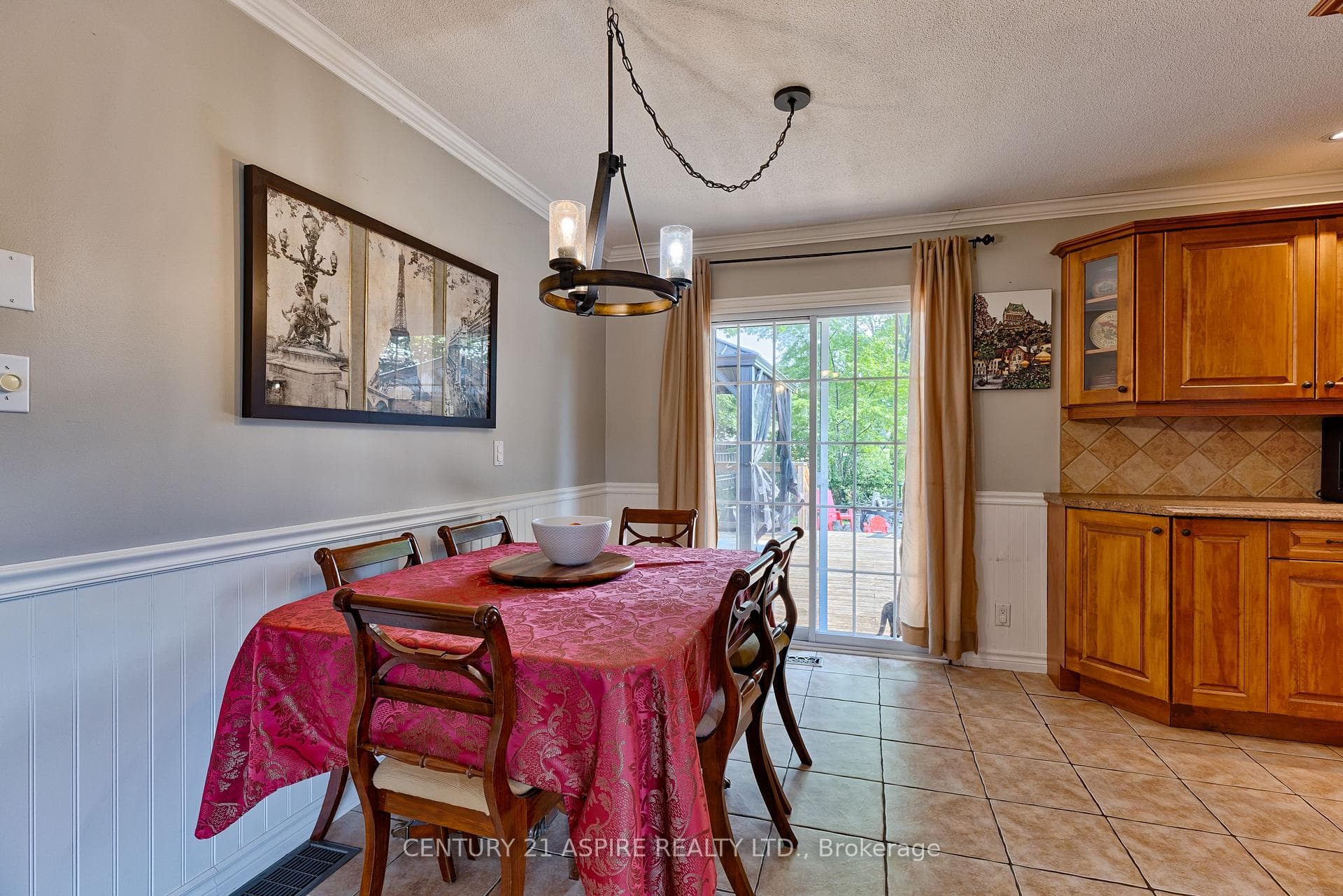 22 Harris Crescent photo 9