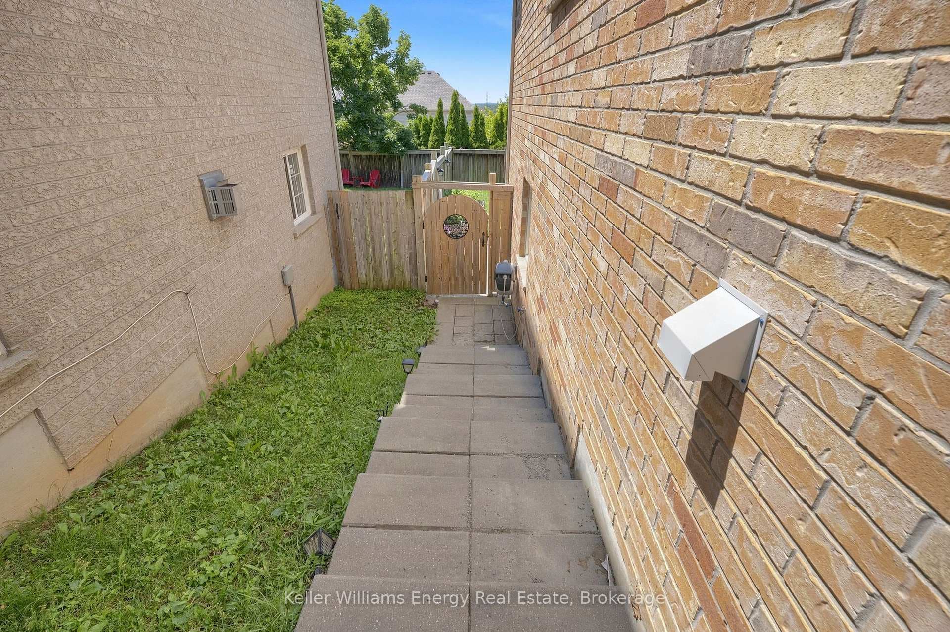 1502 Clearbrook Drive photo 35
