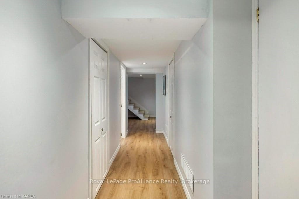 13 FIFTH Avenue photo 33
