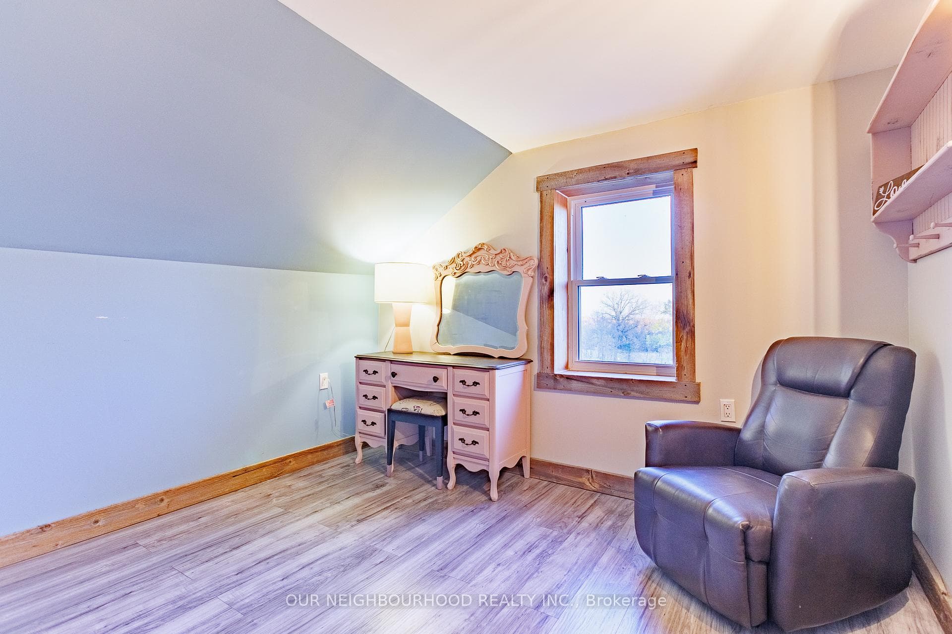 591 Thomson Road photo 21