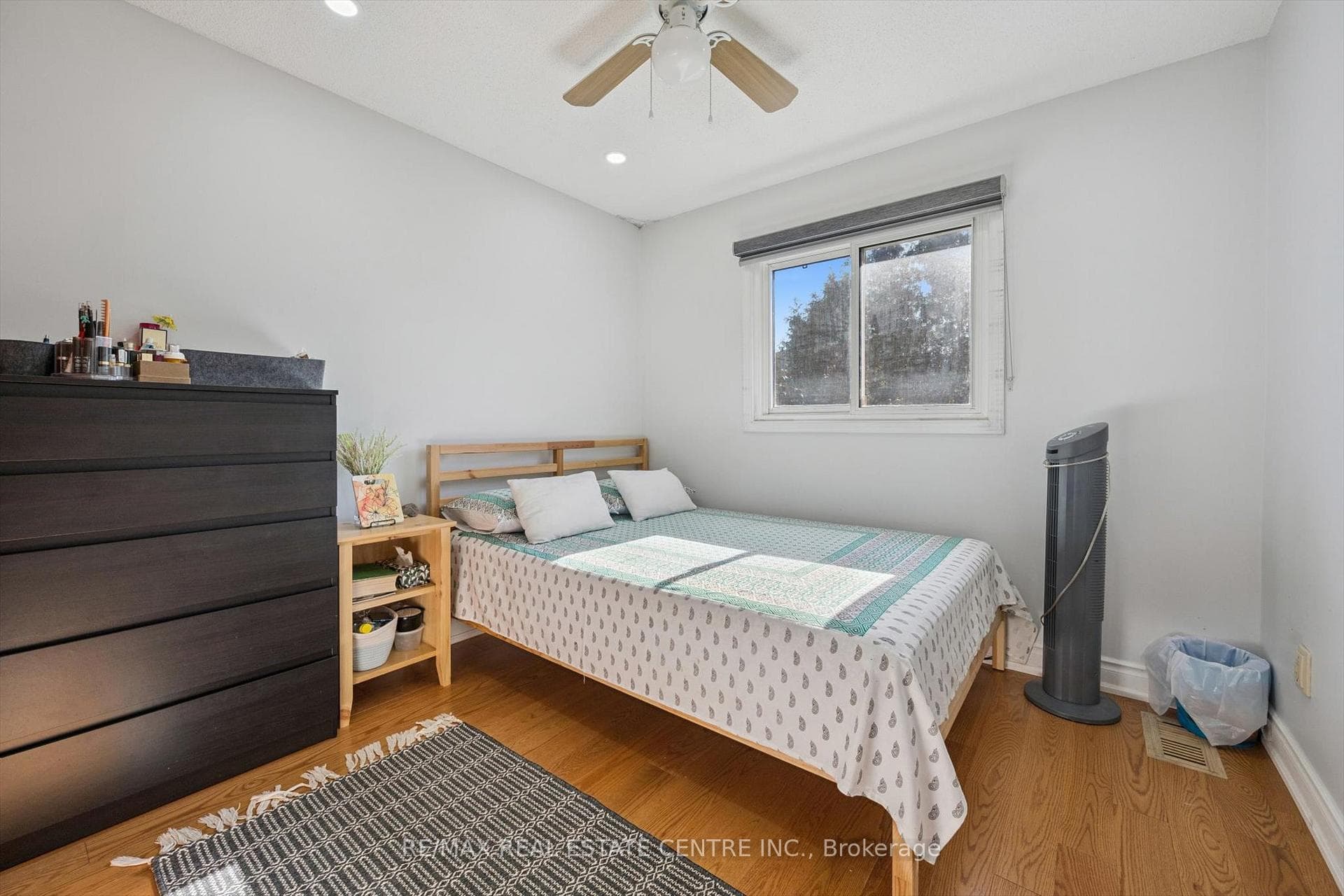 550 Ashprior Avenue photo 23