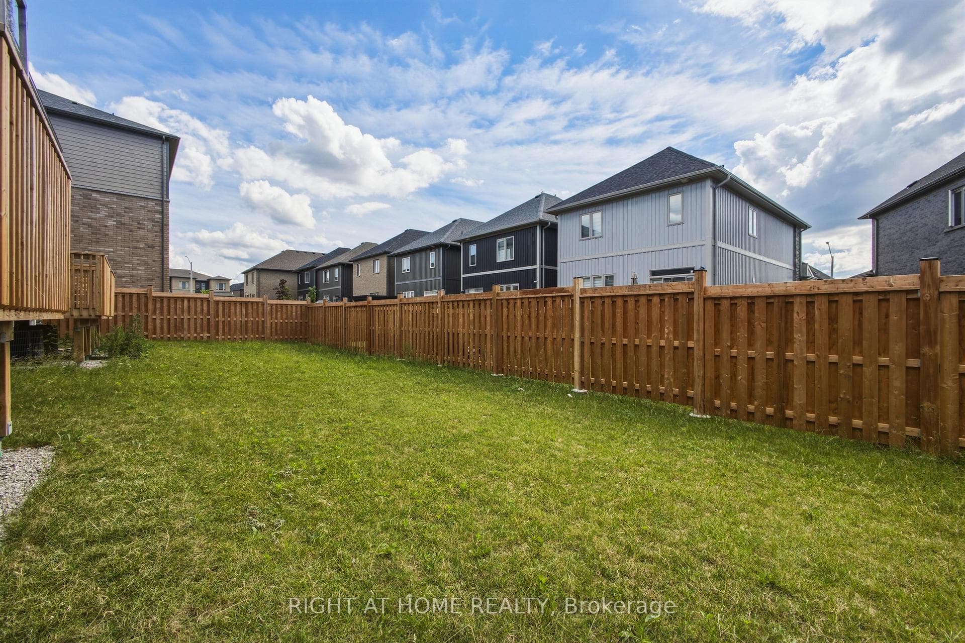 15 Hay Lane photo 25
