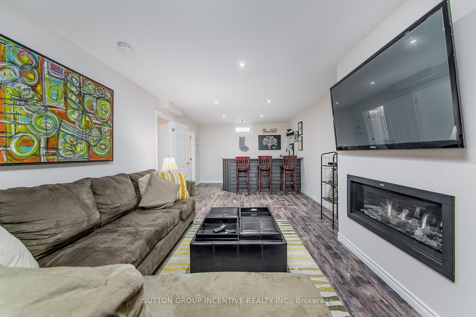 102 Seline Crescent photo 30