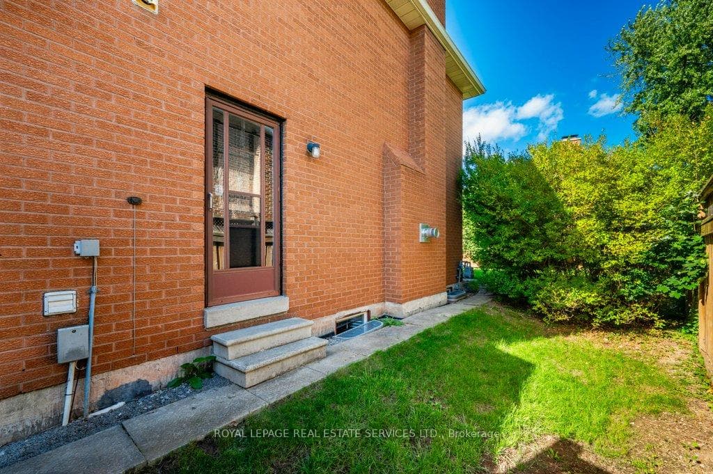 Laundry Room Access to Side Yard