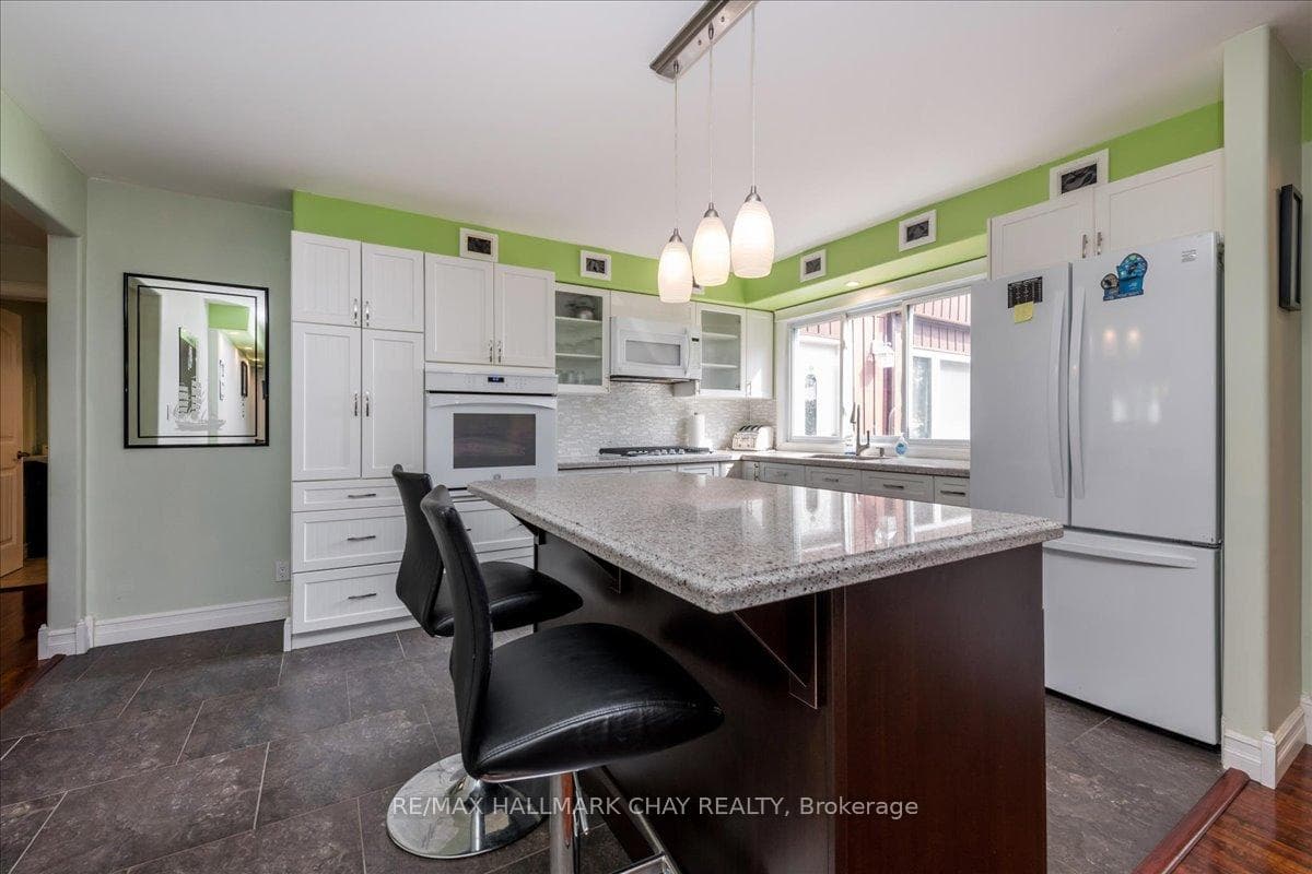 233 Bayshore Road photo 18