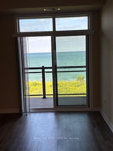 35 Southshore Crescent Unit 303 photo 4