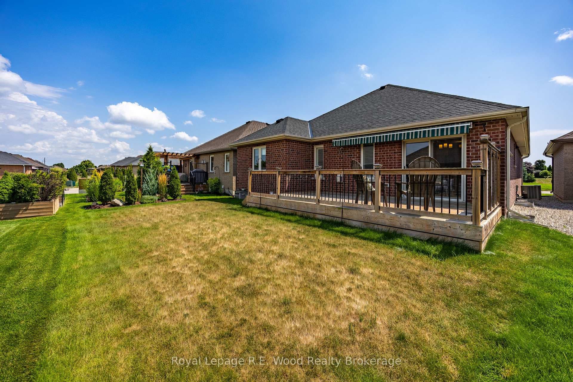 42 Hogarth Drive photo 23