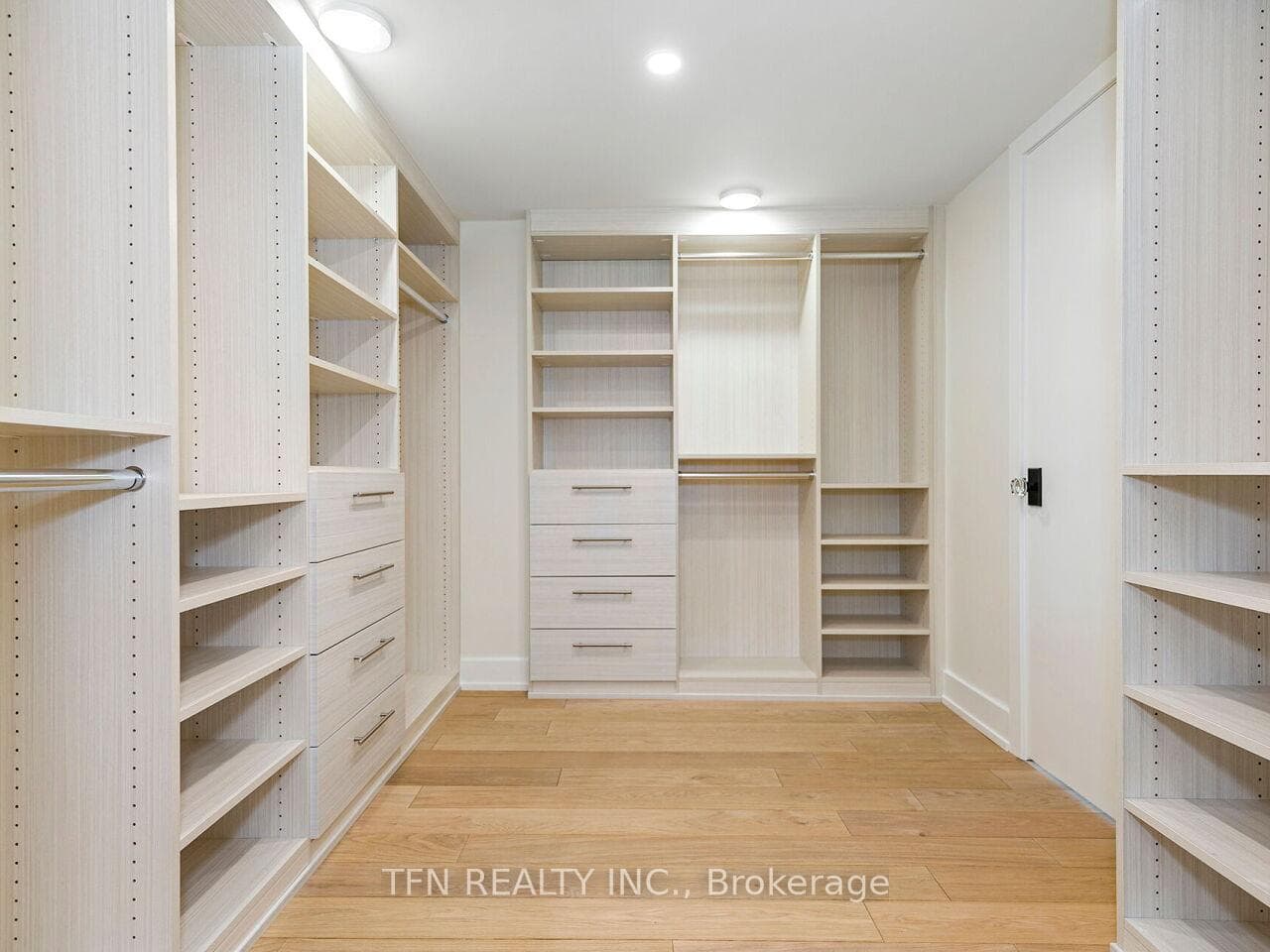 63 St Clair Avenue Unit 1701 photo 22