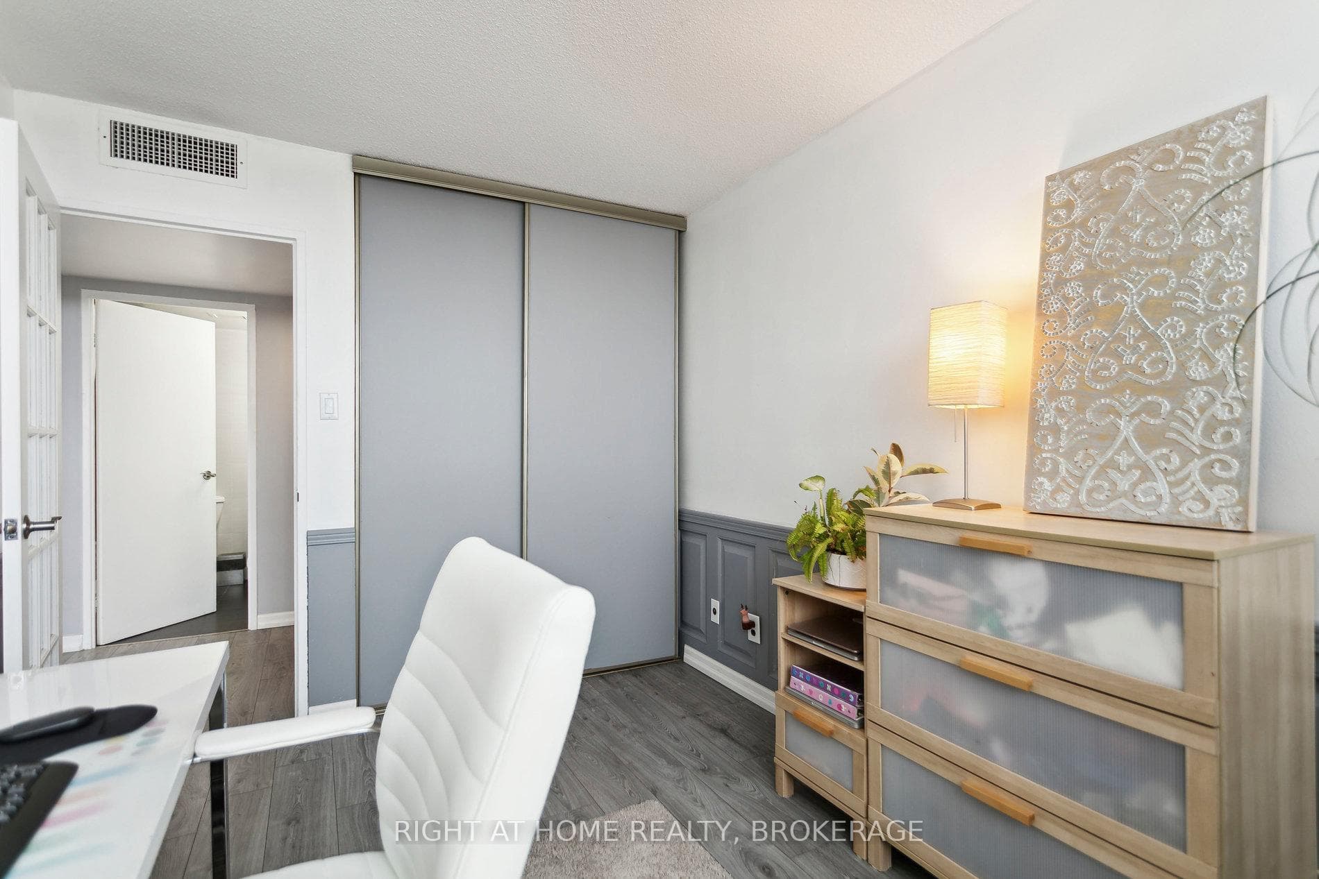 1333 Bloor Street Unit 901 photo 36