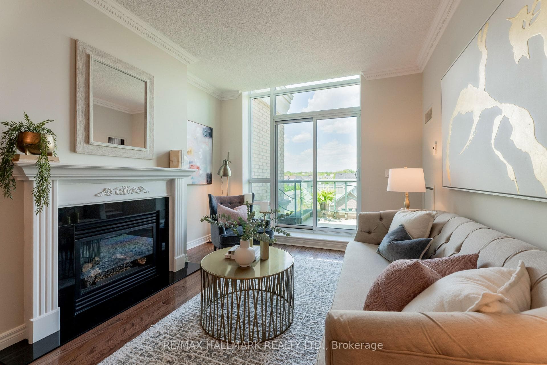 35 Boardwalk Drive Unit 404 photo 13