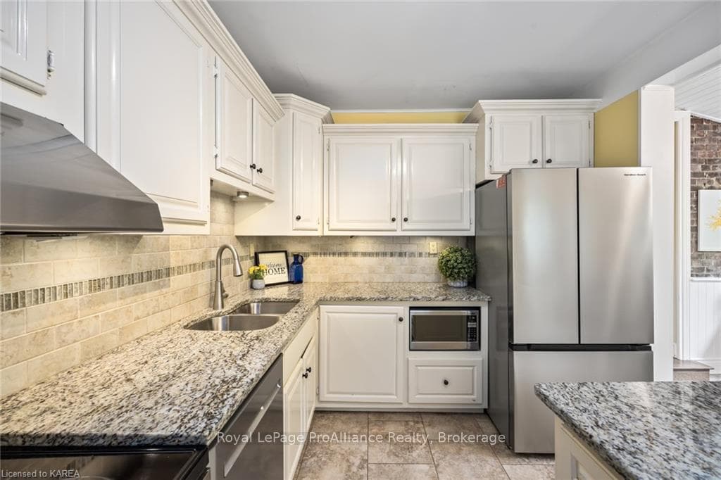 46 ORDNANCE Street photo 21