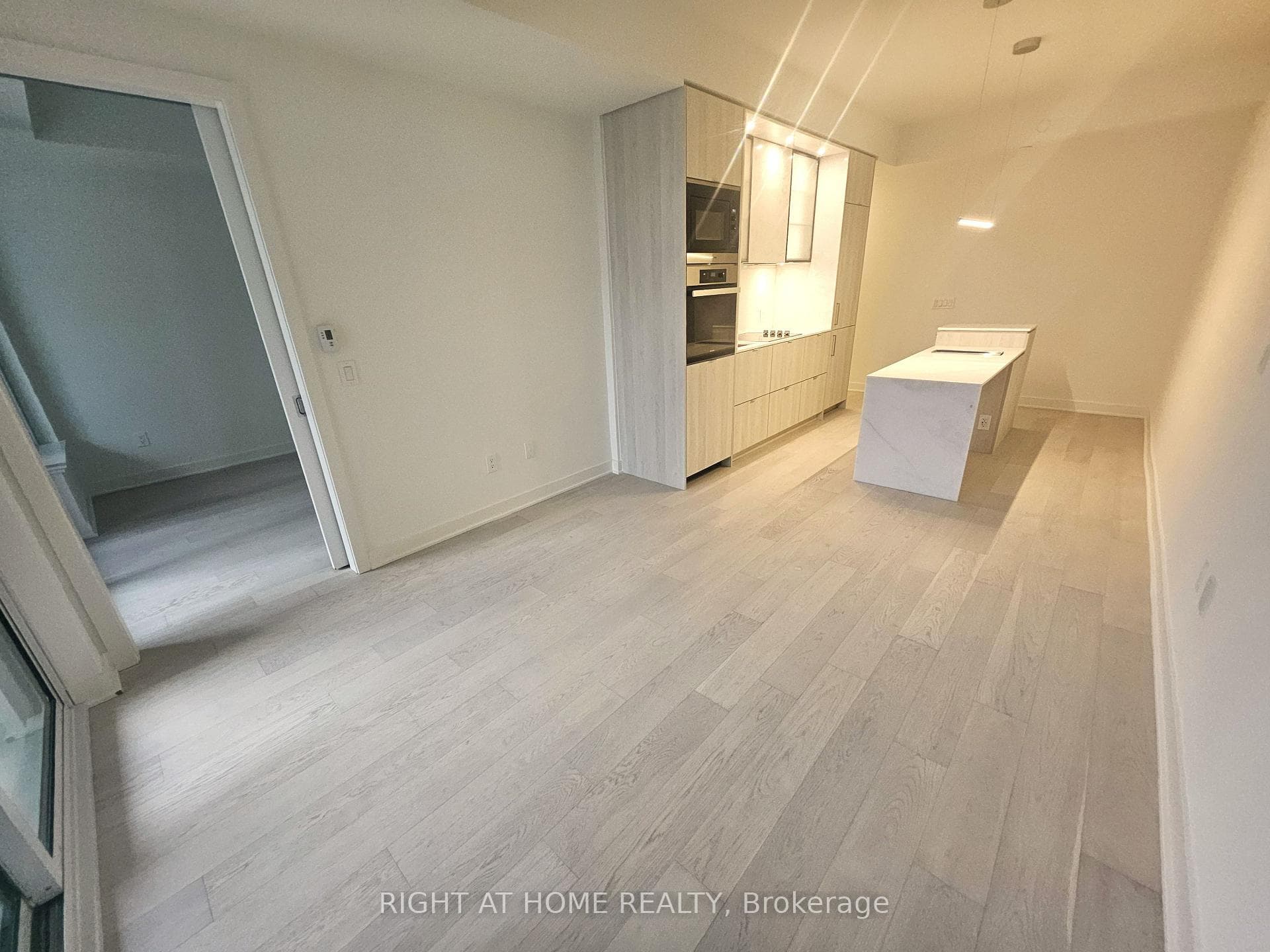 11 Yorkville Avenue Unit 1711 photo 10