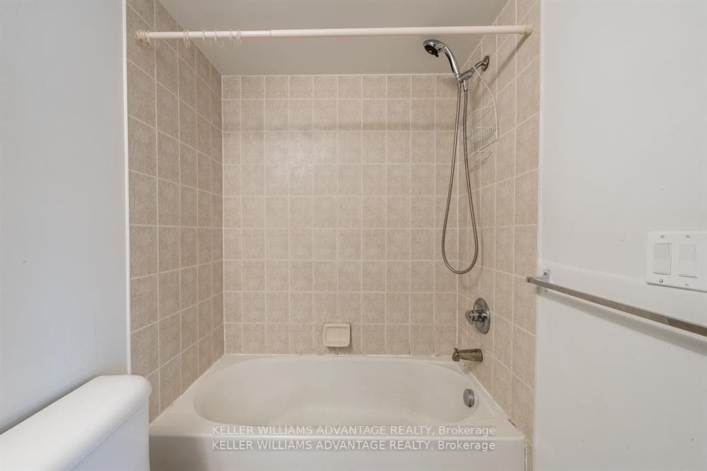 684 Warden Avenue Unit 305 photo 11