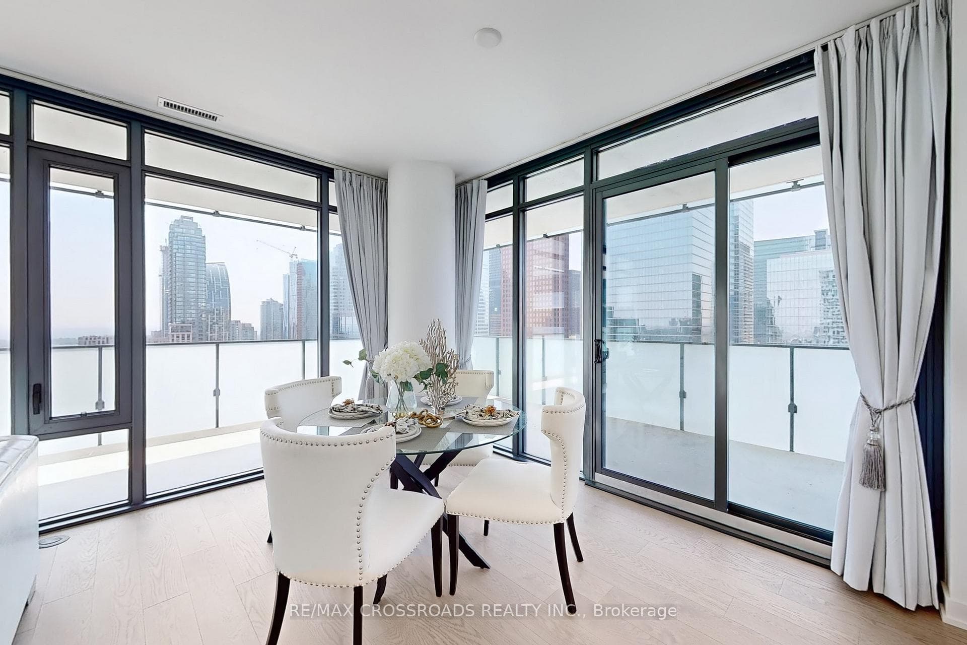 20 Lombard Street Unit 3510 photo 7