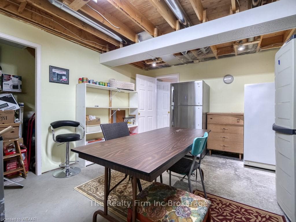 275 WONHAM Street Unit 2 photo 32