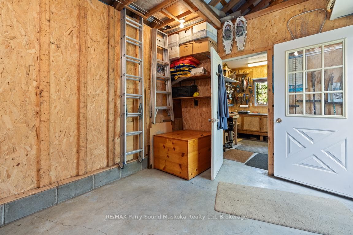 Great storage w loft