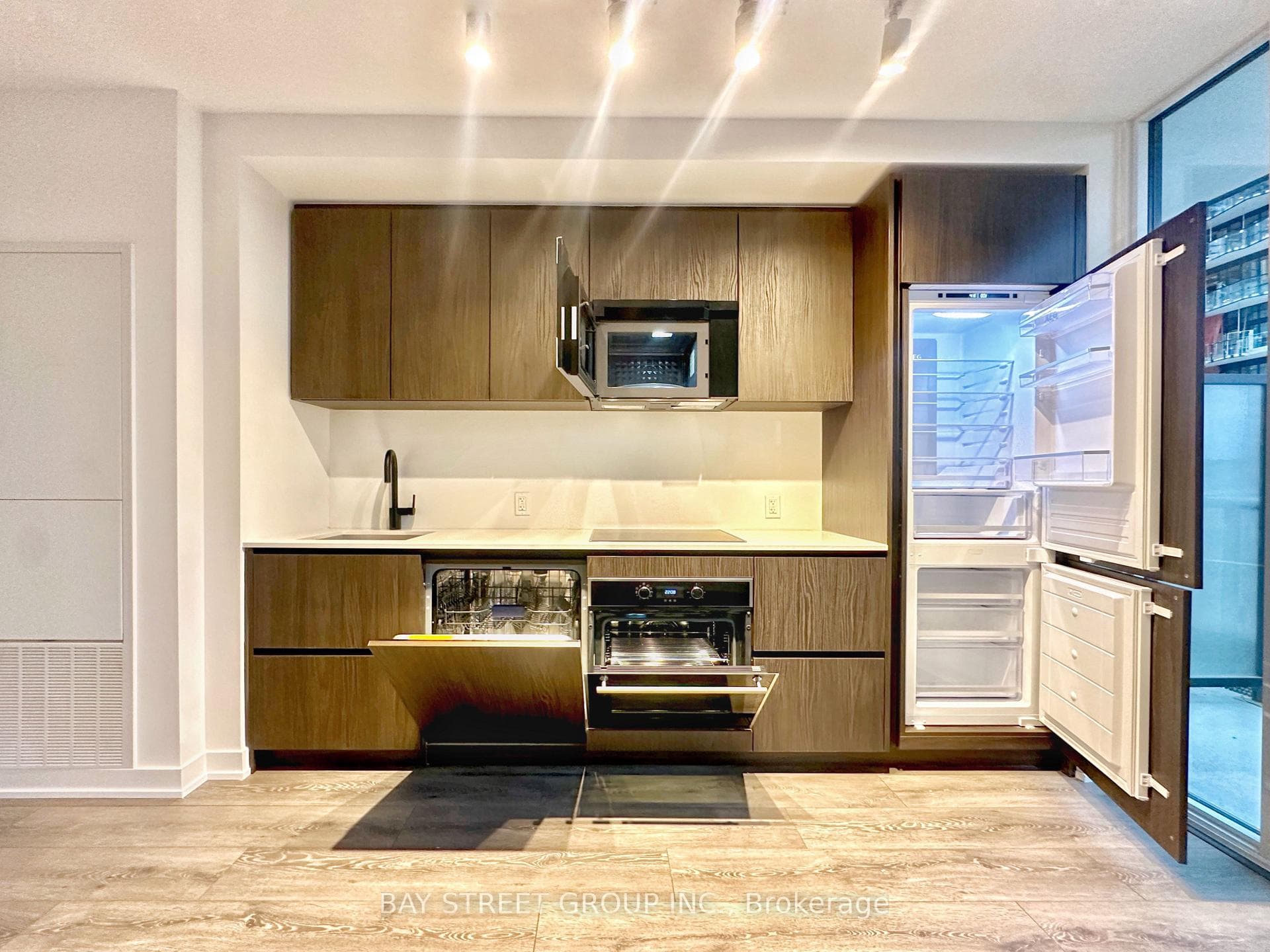 117 BROADWAY Avenue Unit 611 photo 15
