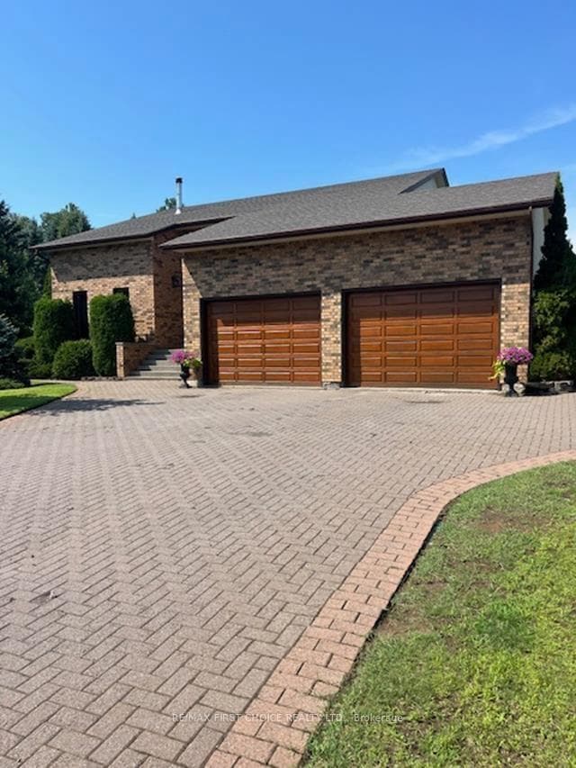 2540 Lisa Court photo 2