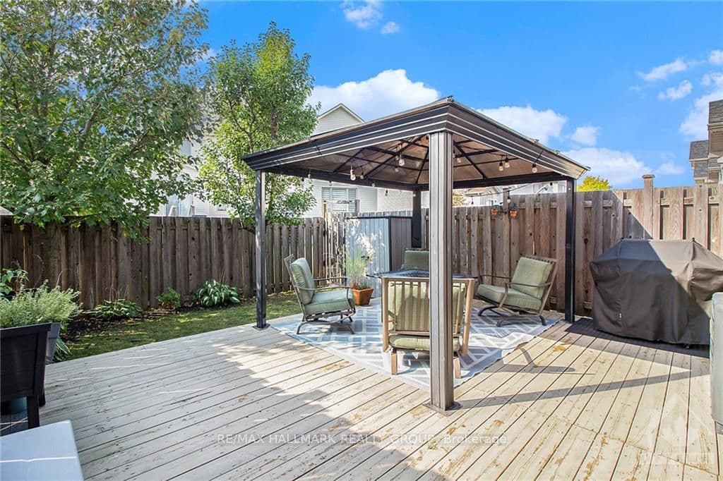213 GOSSAMER Street photo 29