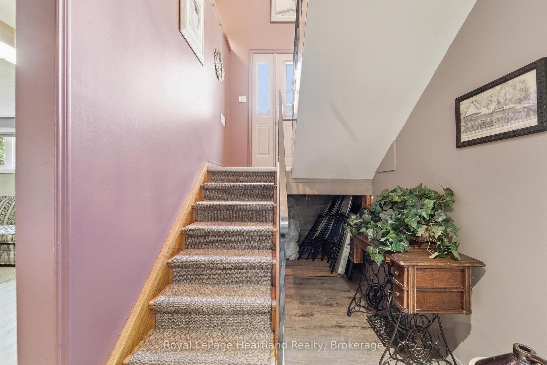 235 Hincks Street photo 22