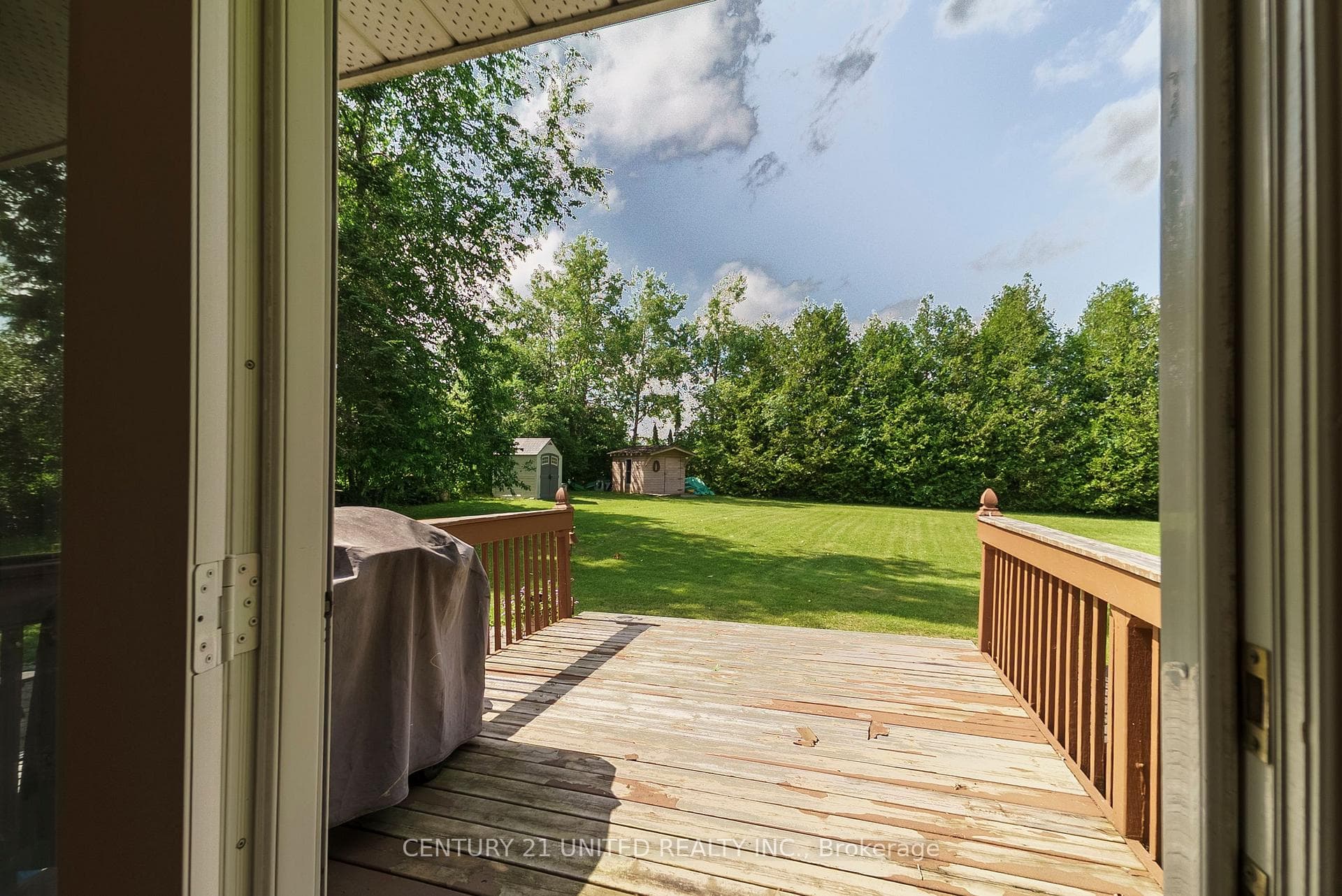 696 Skyline Road photo 12