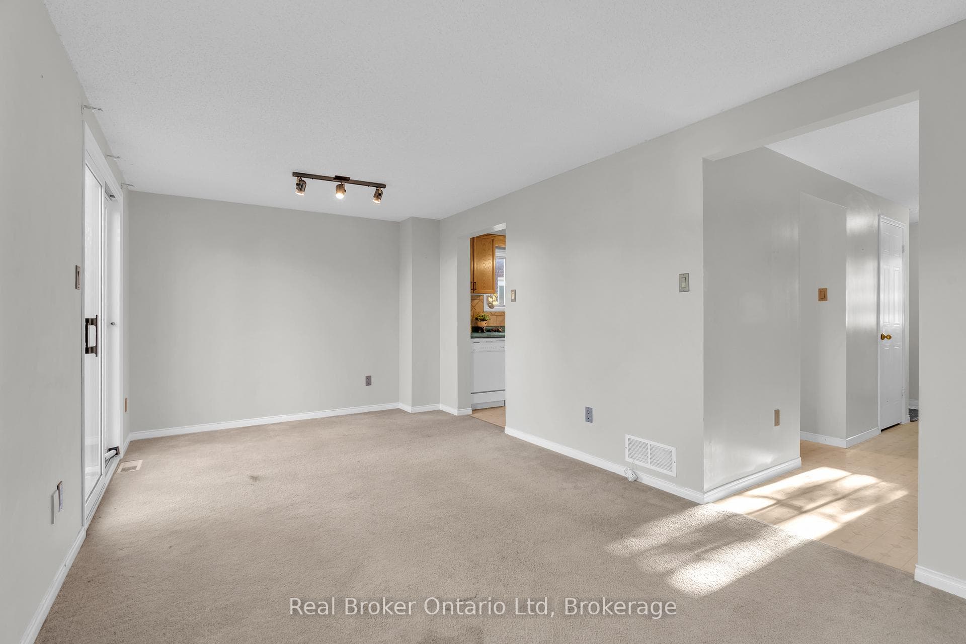 25 Sidney Crescent photo 6