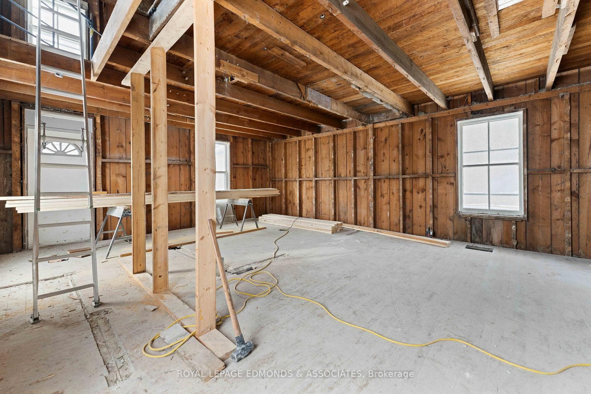 231 Cecelia Street photo 10